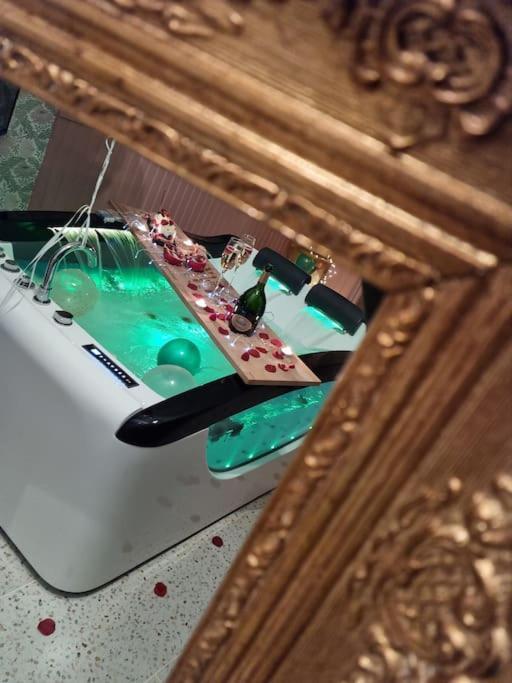 Royal Room Jacuzzi Haut De Gamme Centre Ville Miluza Zewnętrze zdjęcie