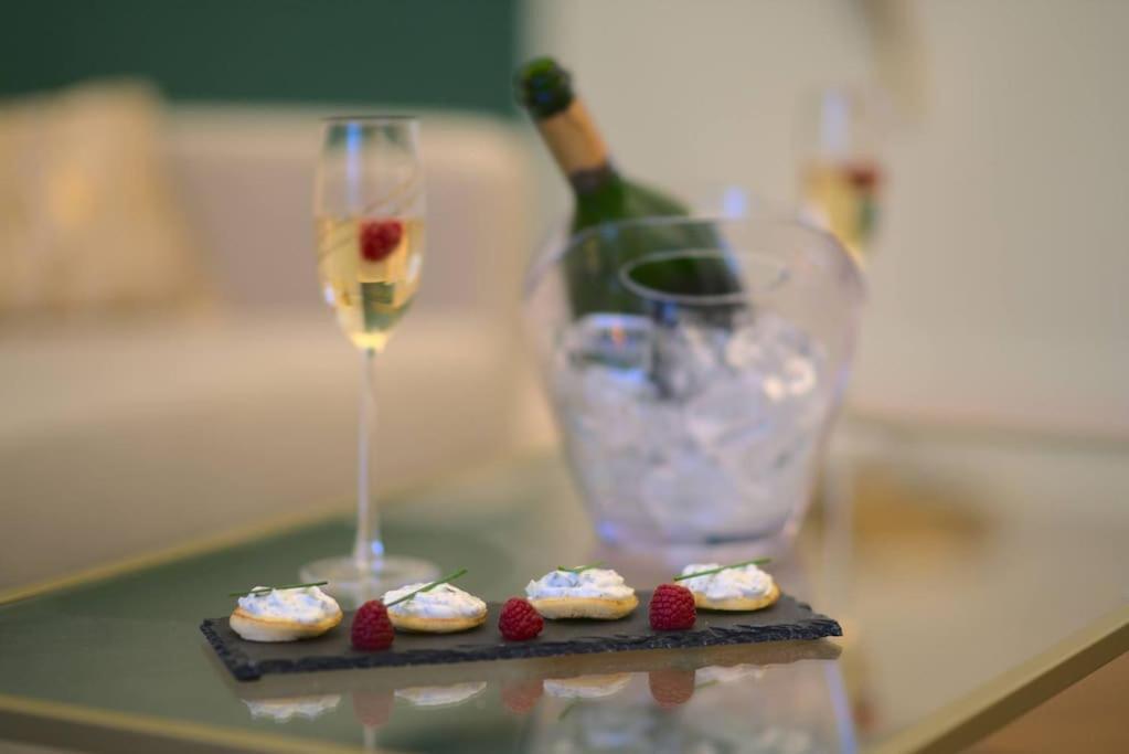 Royal Room Jacuzzi Haut De Gamme Centre Ville Miluza Zewnętrze zdjęcie